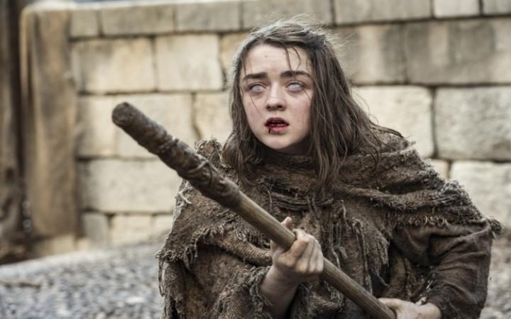 Cei mai norocoşi fani ai serialului Urzeala Tronurilor: Au văzut primul episod alături de Arya Stark