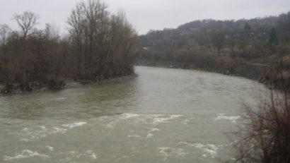 Ploaie cu amenzi în Caraş-Severin: Garda Naţională de Mediu verifică ecologizarea râurilor din judeţ