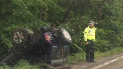 Tragedie pe DN 7. Un bărbat de 44 de ani a murit după ce s-a răsturnat într-un şanţ