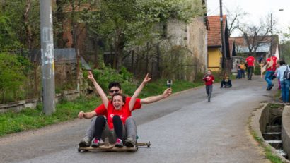 Amintește-ți copilăria! La Anina are loc astăzi concursul de cărucioare cu rulmenți