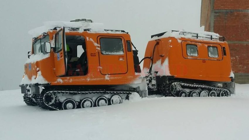 Căderi de stânci, pietre şi grohotiş pe Transalpina. Cabanierii aşteaptă ca drumul să fie deschis pe 1 mai