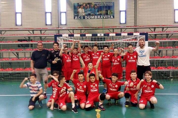 [ AUDIO – FOTO] Handbaliștii juniori IV de la Clubul Adrian Petrea Reșița s-au calificat la turneul final