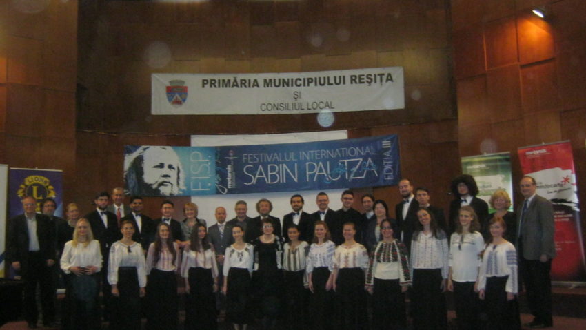 [FOTO-AUDIO] Oaspeţi de seamă la Festivalul Internaţional “Sabin Păuţa”. Violonista Ioana Raluca Voicu Arnăuţoiu a sosit tocmai de la Londra