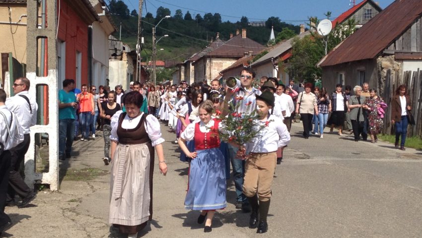 [FOTO-AUDIO] Kirchweih la Steierdorf, în duminica Sfintei Treimi, pentru a 143-a oară