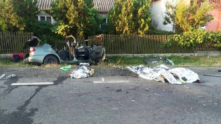 Tragedie pe o şosea din Mehedinţi. Trei persoane şi-au pierdut viaţa într-un cumplit accident de circulaţie