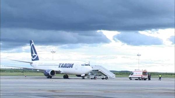 Un avion TAROM a aterizat de urgenţă la Timişoara. La bord se aflau 27 de pasageri