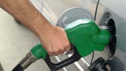 Benzina a depăşit pragul de 5 lei pe litru