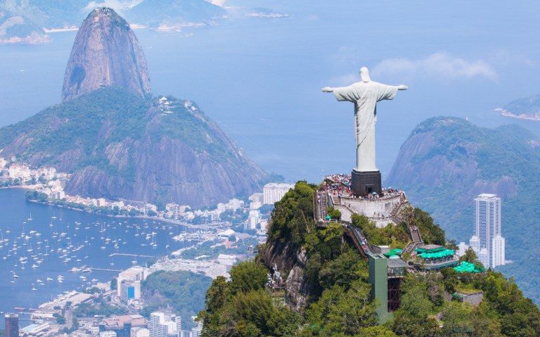 [FOTO] Destinație de vacanță: Dumnezeu a creat lumea în șase zile, iar în a șaptea „RIO DE JANEIRO”