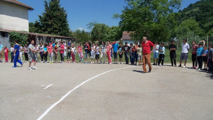 [AUDIO] Copii, de ziua voastră sunteți așteptați la cros! Să ”Alergăm împreună pentru sănătate”!