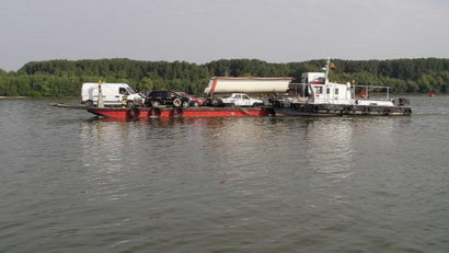 Accident fluvial în apropiere de Orşova. O navă de transport a intrat într-o barcă cu pescari