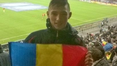 Fotbalist de 16 ani prăbuşit pe teren, dus la spital cu o maşină privată. „Nu era nimeni la ambulanţa din incintă“