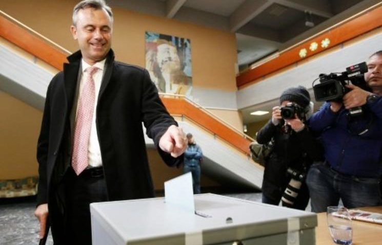 Austriacul Norbert Hofer ar putea fi primul preşedinte de extremă dreapta din Uniunea Europeană