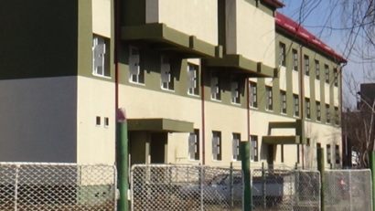 Policlinica din Moldova Nouă are aparatură de ultimă generaţie dar nu are medici!