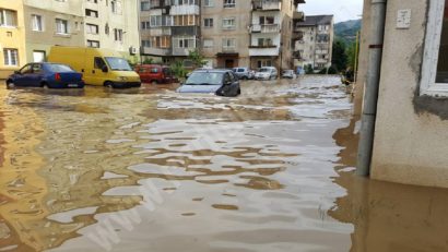 Alertă de la meteorologi. Sfârșit de săptămână cu ploi, vijelii și grindină