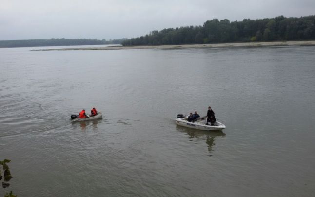 Tragedie în tabără: 14 adolescenţi au murit înecaţi într-un lac