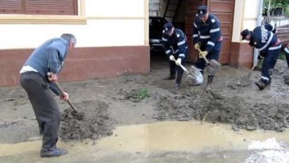 La 6 ani după inundaţiile istorice din valea Timişului, comuna Slatina Timiş în faţa unei noi ameninţări