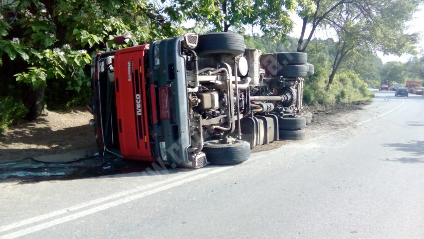 [FOTO] Grav accident pe DN 58 la ieşire din Reşiţa!