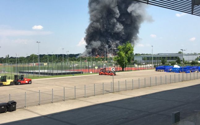 O tabără de refugiaţi din Germania a fost distrusă de un incendiu provocat de doi marocani nemulţumiţi de porţiile de mâncare prea mici