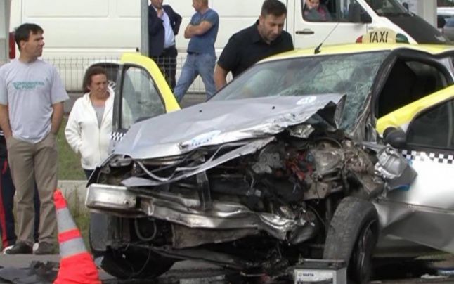 [VIDEO-FOTO] Imagini cu taximetristul din Vrancea care a intrat intenţionat într-un autotren plin cu gaz metan