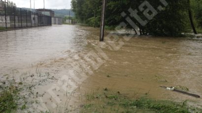 Cod galben de inundaţii pe mai multe râuri din 12 judeţe. Este vizat şi Banatul