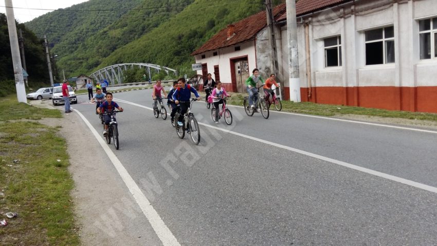 [FOTO] Ziua copilăriei pe Valea Cernei