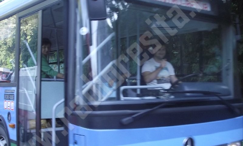 [FOTO] Autobuzele circulă din nou în Băile Herculane !