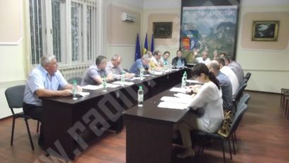 [FOTO] Consilierii de pe Valea Cernei s-au organizat pe comisii