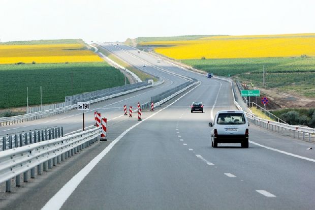 Vehiculele mai mari de 3,5 tone nu mai pot circula în weekend pe Autostrada Soarelui