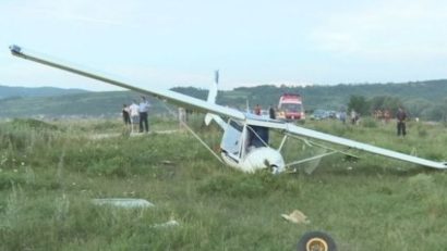 [UPDATE] Avion de mici dimensiuni prăbuşit în judeţul Braşov: o persoană a decedat