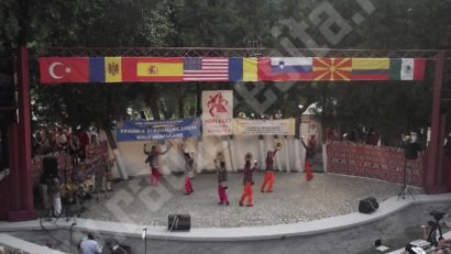 Folclorul internaţional răsună toată săptămâna pe Valea Cernei, la Festivalul HERCULES!