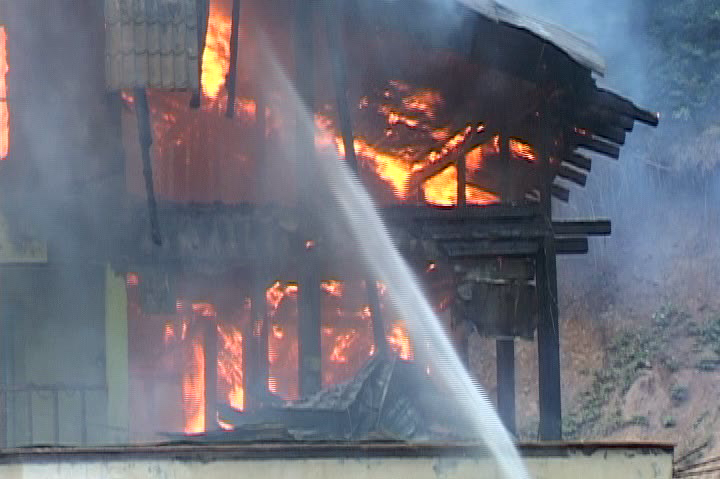 Destin dramatic pentru o familie! 38 de persoane au murit într-un incendiu, la o petrecere de casă nouă