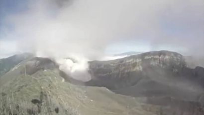 [VIDEO] Vulcanul Turrialba din Costa Rica a aruncat cenușă de doua ori într-o zi