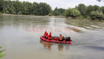 [VIDEO] Trei fete și fratele lor mai mare s-au înecat în râul Jiu