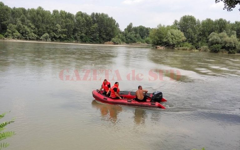 [VIDEO] Trei fete și fratele lor mai mare s-au înecat în râul Jiu