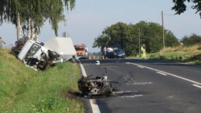 Român mort într-un accident grav în Ungaria. Motocicleta lui a luat foc după impactul cu un microbus