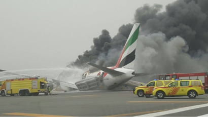 [VIDEO] Un avion s-a prăbuşit la aterizarea pe aeroportul din Dubai