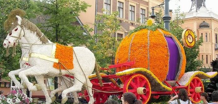 Carnavalul florilor – eveniment unic în Europa, în desfăşurare la Debrecen