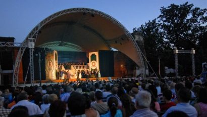 Nabucco, Nunta lui Figaro, Traviata şi Motanul Încălţat în Parcul Rozelor. La Timişoara începe maratonul de spectacole în aer liber