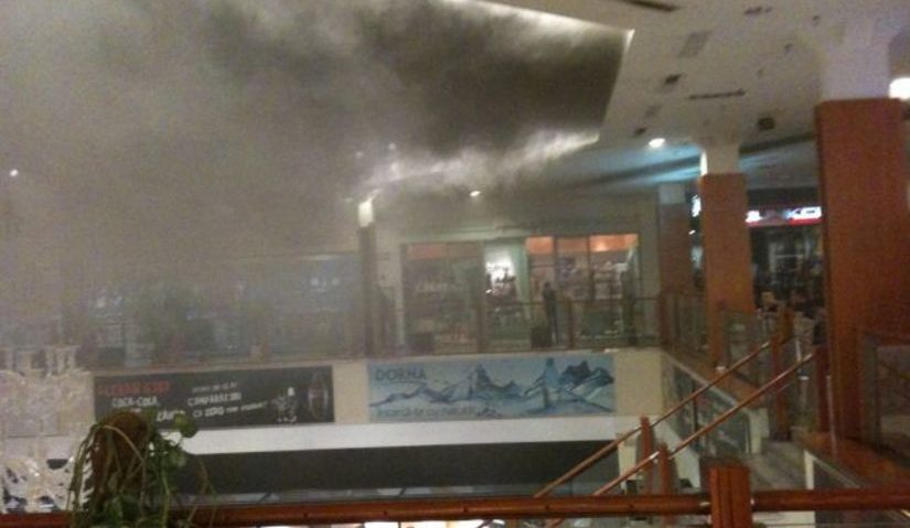 Incendiu într-un Mall din Timişoara: Aproximativ 300 de persoane au fost evacuate