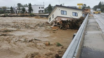 Cel puțin 11 persoane au decedat în Japonia în urma trecerii taifunului Lionrock