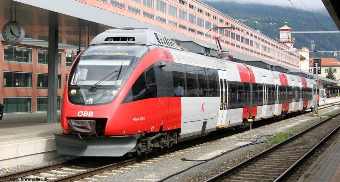 Un nou atac cu cuţitul în tren. Trei persoane au fost rănite în Austria de un bărbat de 60 de ani