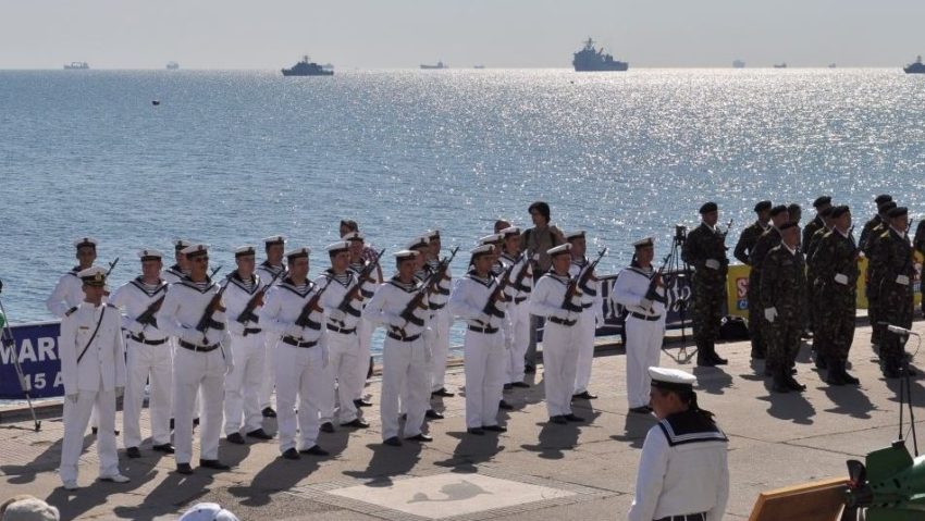 Ceremonii militare, defilări, parade şi concerte de Ziua Marinei Române, în portul turistic Mangalia