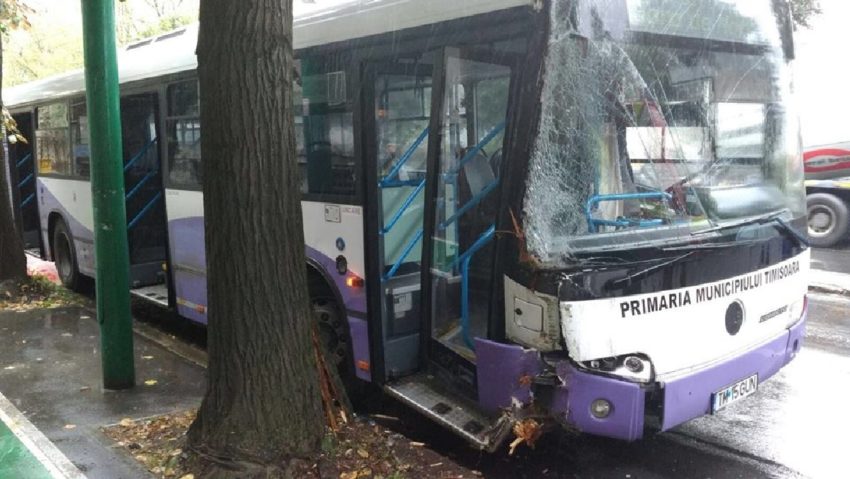 [FOTO] O timișoreancă a ajuns la spital cu RATT-ul