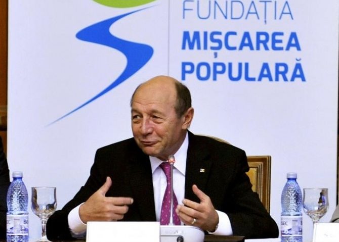 Preşedintele PMP, Traian Băsescu, nu respinge ideea de a candida la alegerile parlamentare