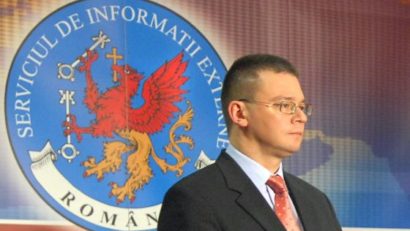 Şeful Comisiei SIE: Ungureanu a demisionat din motive de sănătate, trebuie să stea la pat