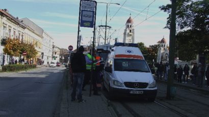 Accident grav în vestul ţării. O fetiță a fost lovită de o ambulanță aflată în misiune