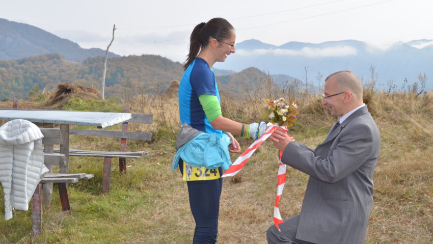 Cea mai originală cerere în căsătorie… la Hercules Maraton 2016