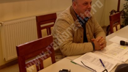 Edilul Reşiţei i-a băgat în şedinţă pe şefii de servicii şi direcţii din Primărie. Ce măsuri au fost luate