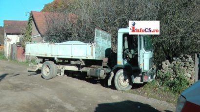 Victimă a propriei neatenţii. Un bărbat din Reşiţa şi-a pierdut viaţa, strivit de un camion încărcat cu pietriş