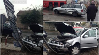 [FOTO] Accident violent în intersecţia blestemată